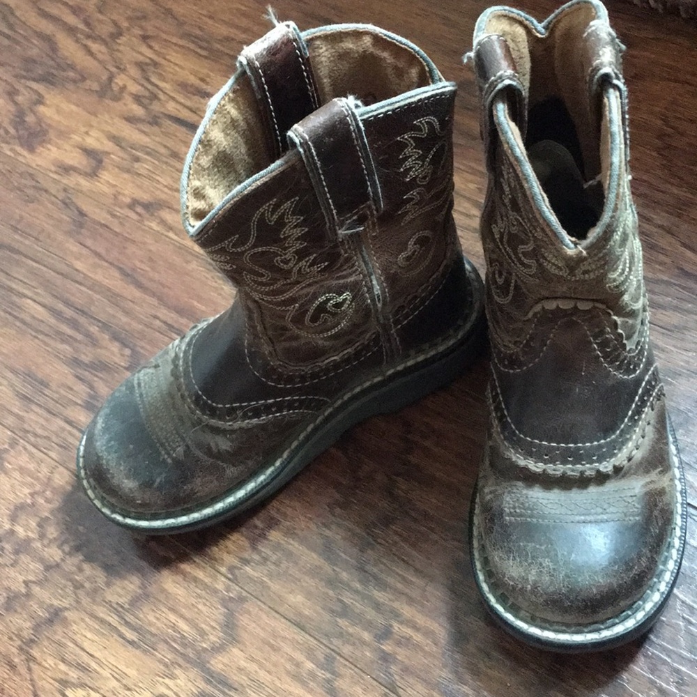 Ariat size 10 girls